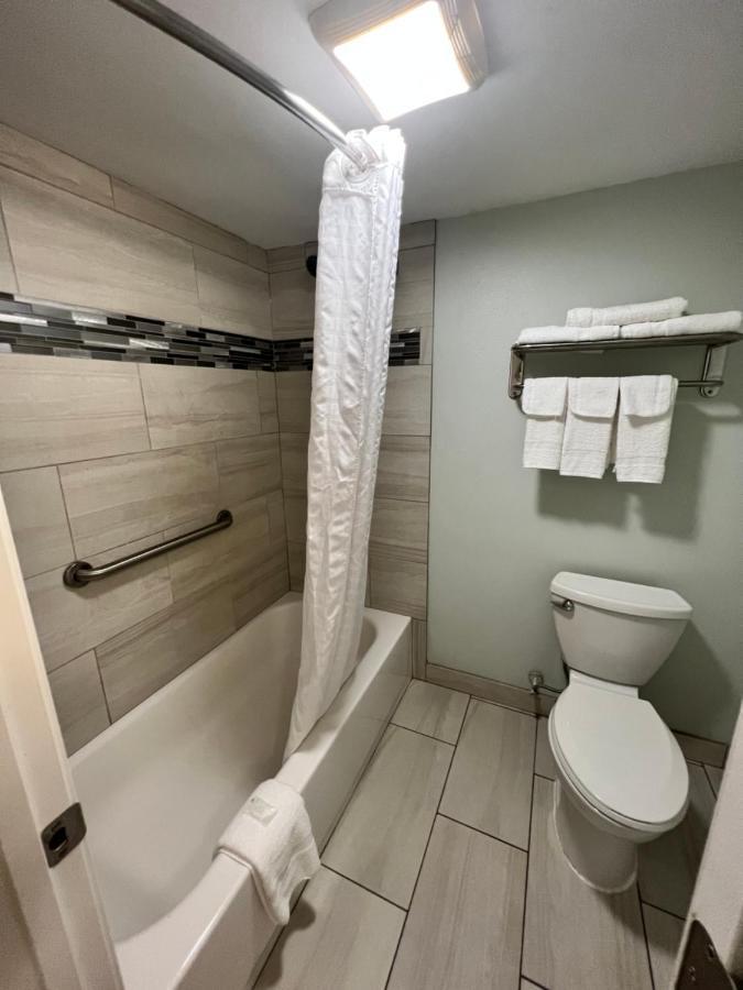Continental Inn And Suites Nacogdoches Tx Sfa University Downtown المظهر الخارجي الصورة
