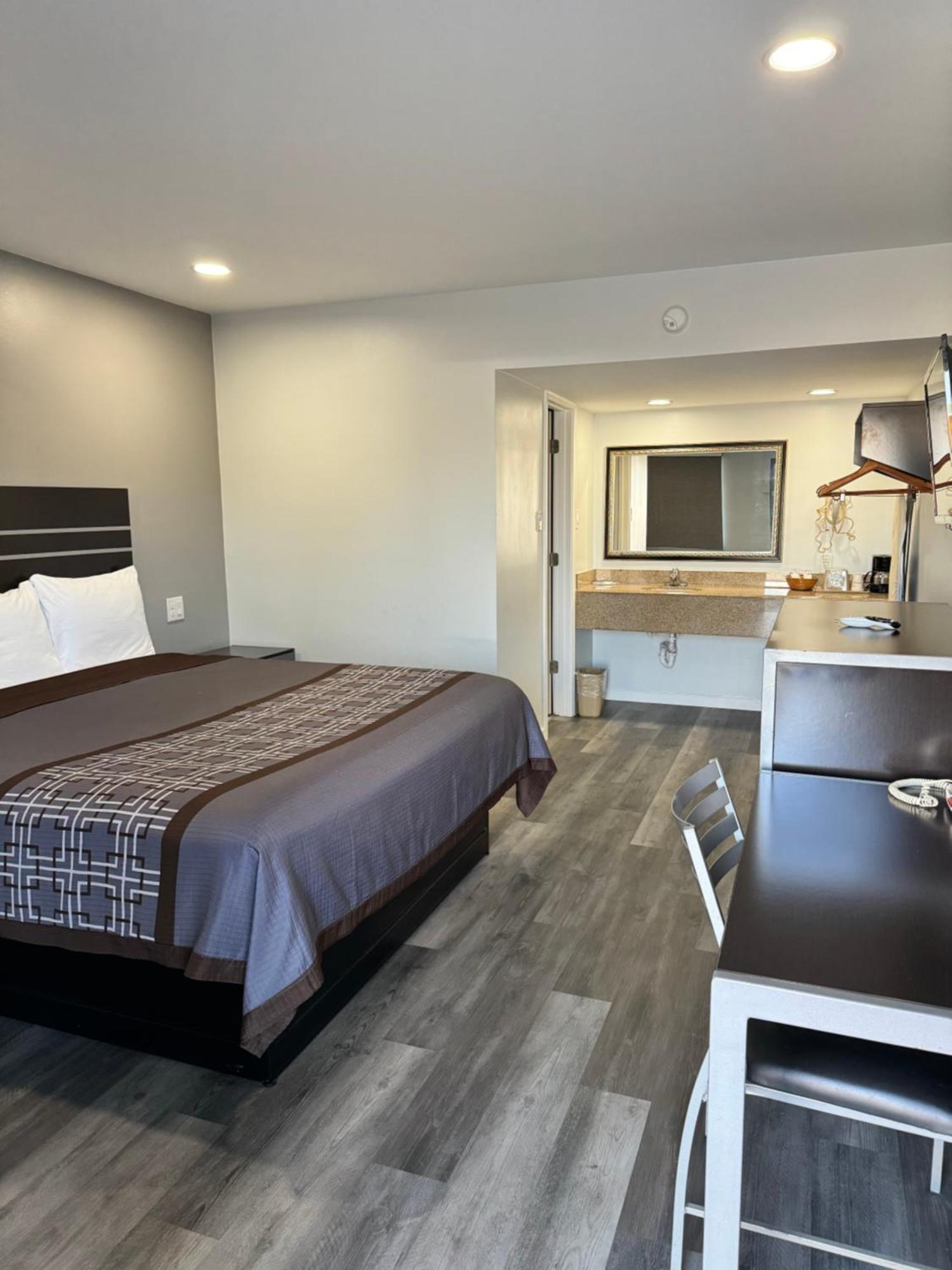 Continental Inn And Suites Nacogdoches Tx Sfa University Downtown المظهر الخارجي الصورة