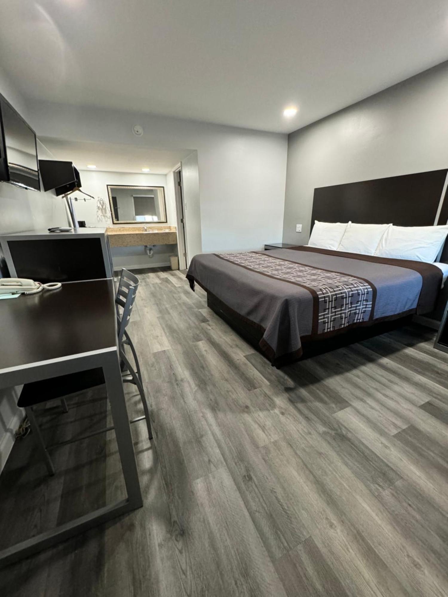 Continental Inn And Suites Nacogdoches Tx Sfa University Downtown المظهر الخارجي الصورة