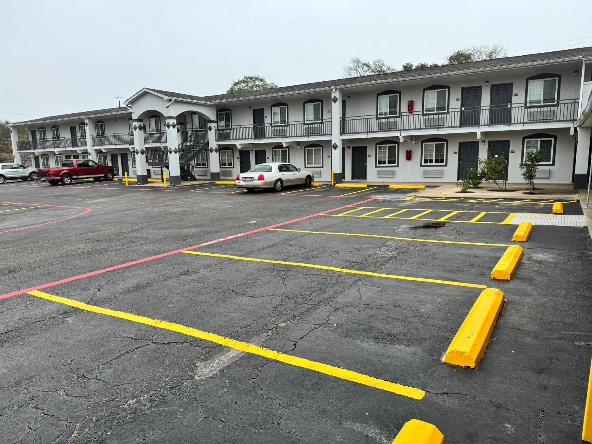 Continental Inn And Suites Nacogdoches Tx Sfa University Downtown المظهر الخارجي الصورة