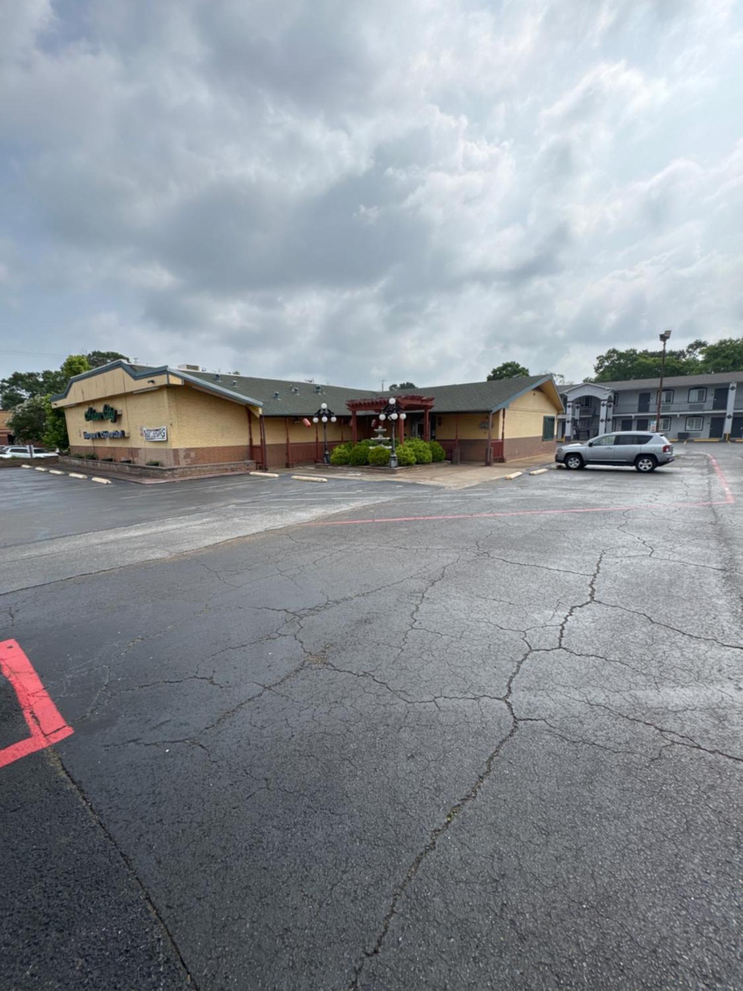 Continental Inn And Suites Nacogdoches Tx Sfa University Downtown المظهر الخارجي الصورة