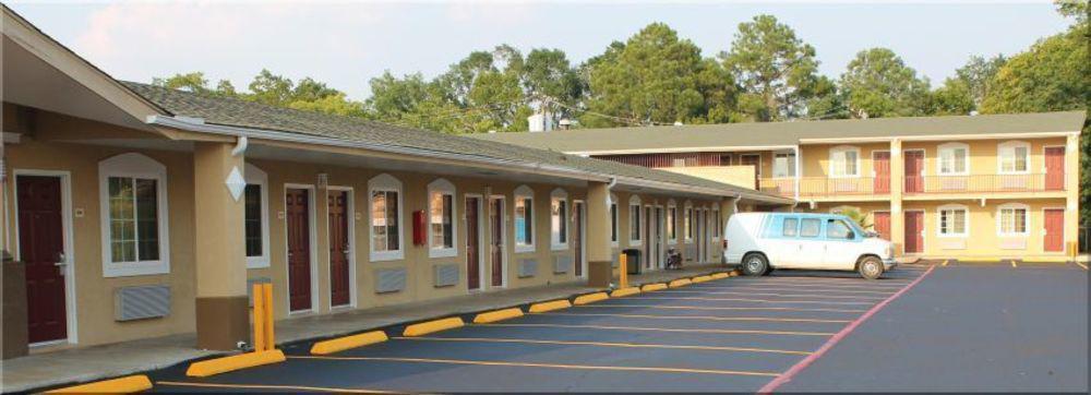 Continental Inn And Suites Nacogdoches Tx Sfa University Downtown المظهر الخارجي الصورة