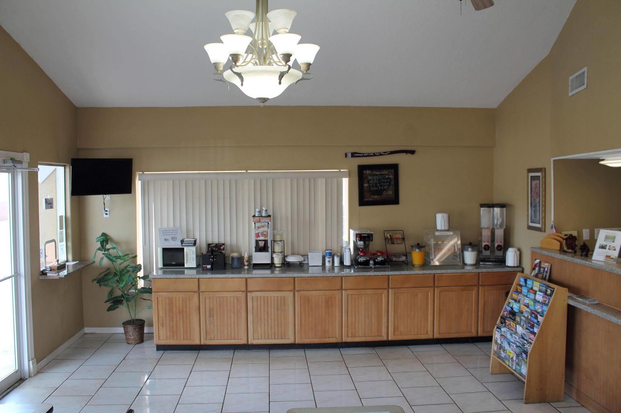 Continental Inn And Suites Nacogdoches Tx Sfa University Downtown المظهر الخارجي الصورة