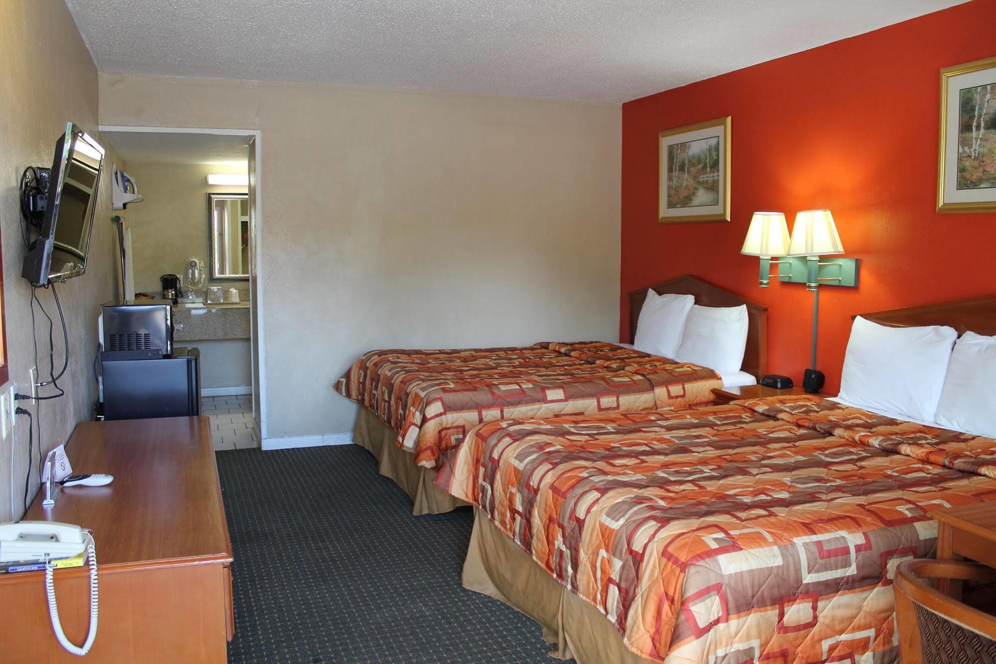 Continental Inn And Suites Nacogdoches Tx Sfa University Downtown المظهر الخارجي الصورة